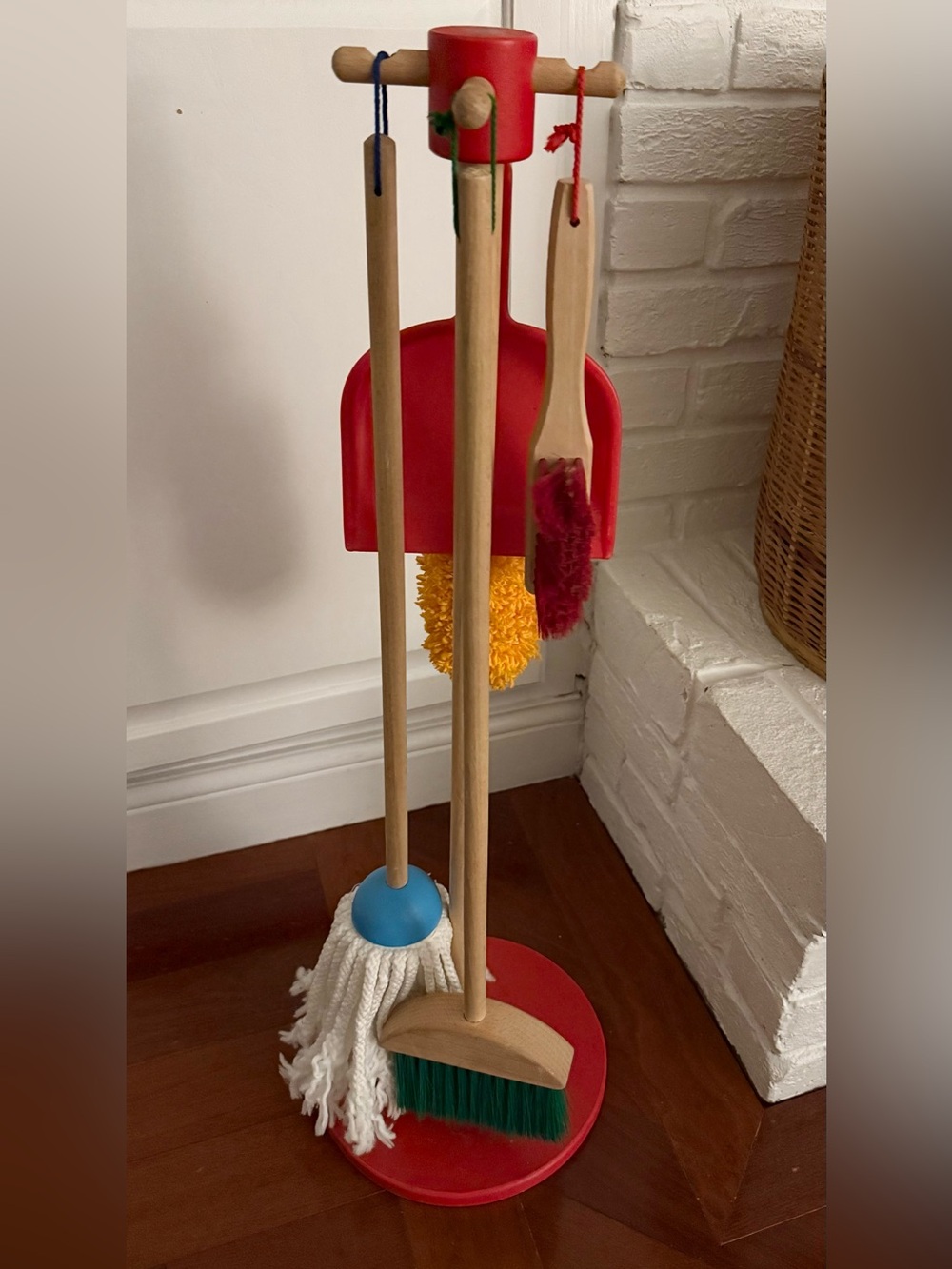 Melissa and Doug Children’s Wooden Play Cleaning Tools
